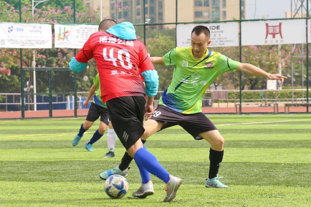 开云体育入口-包含精彩足球比赛打响，球员技艺纷呈的词条