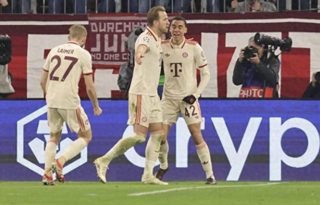 包含拜仁慕尼黑主场不敌，德甲争冠前景堪忧的词条