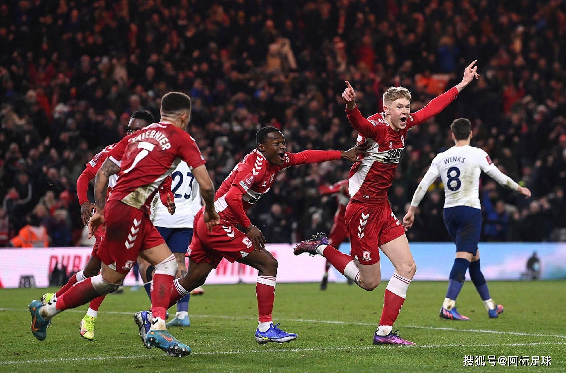 关于阿森纳绝杀莱切斯特,豪取联赛三连胜的信息 关于阿森纳绝杀莱切斯特,豪取联赛三连胜的信息