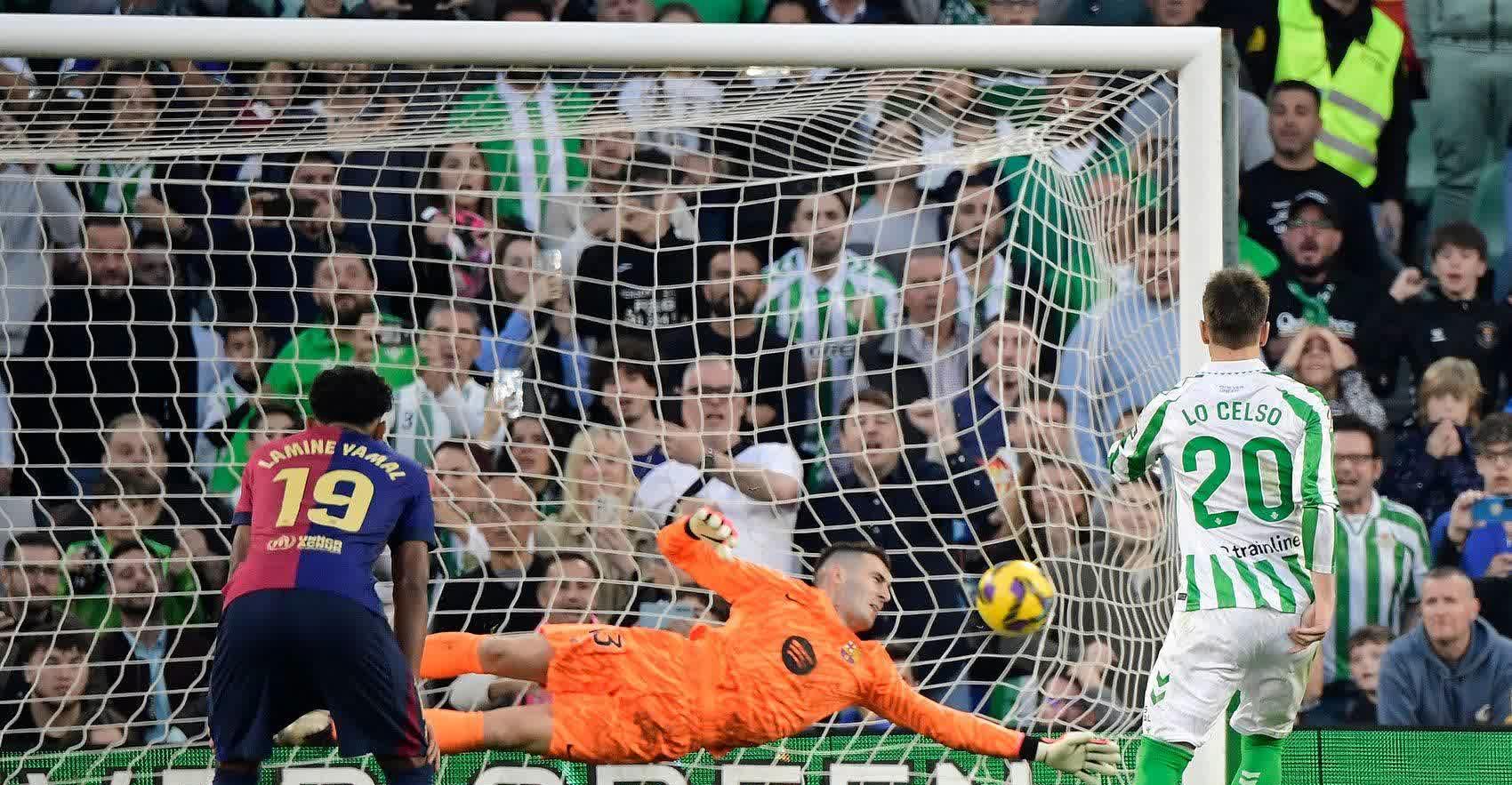 德国球员在比赛中遭遇红牌,影响战局 德国球员在比赛中遭遇红牌,影响战局