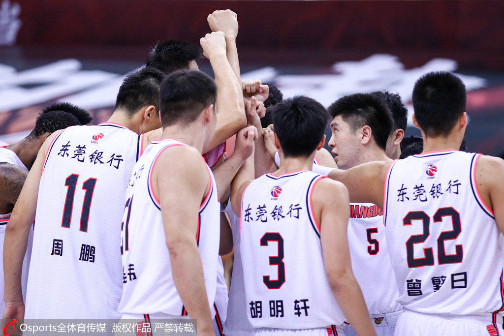 关于深圳队主场成功卫冕，实现三连胜的信息