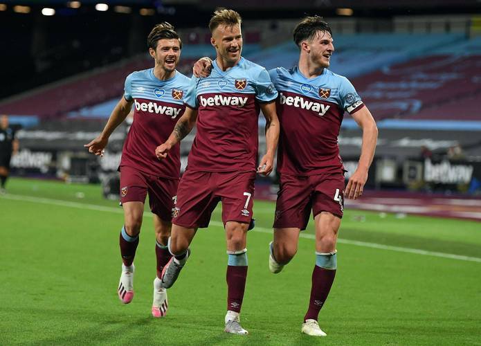 曼城逆转击败西汉姆签约新教练获赞的简单介绍