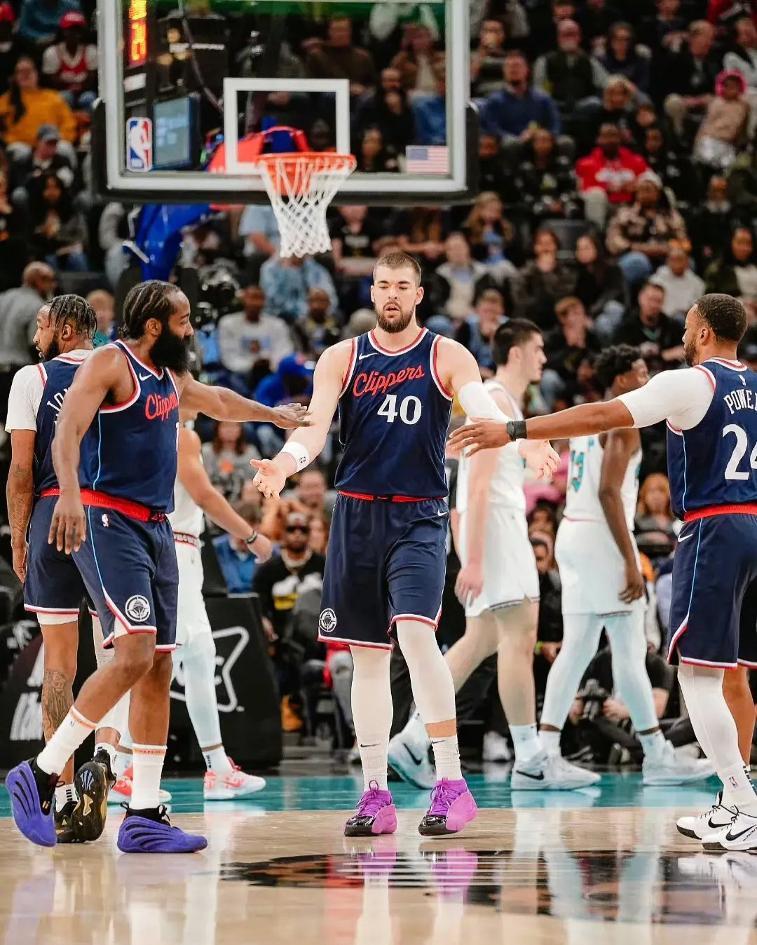 包含快船高效进攻,纵横独行侠坐拥西区榜首的词条 包含快船高效进攻,纵横独行侠坐拥西区榜首的词条