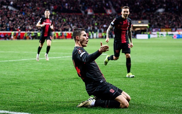 包含勒沃库森士气高涨，胜利在望的词条