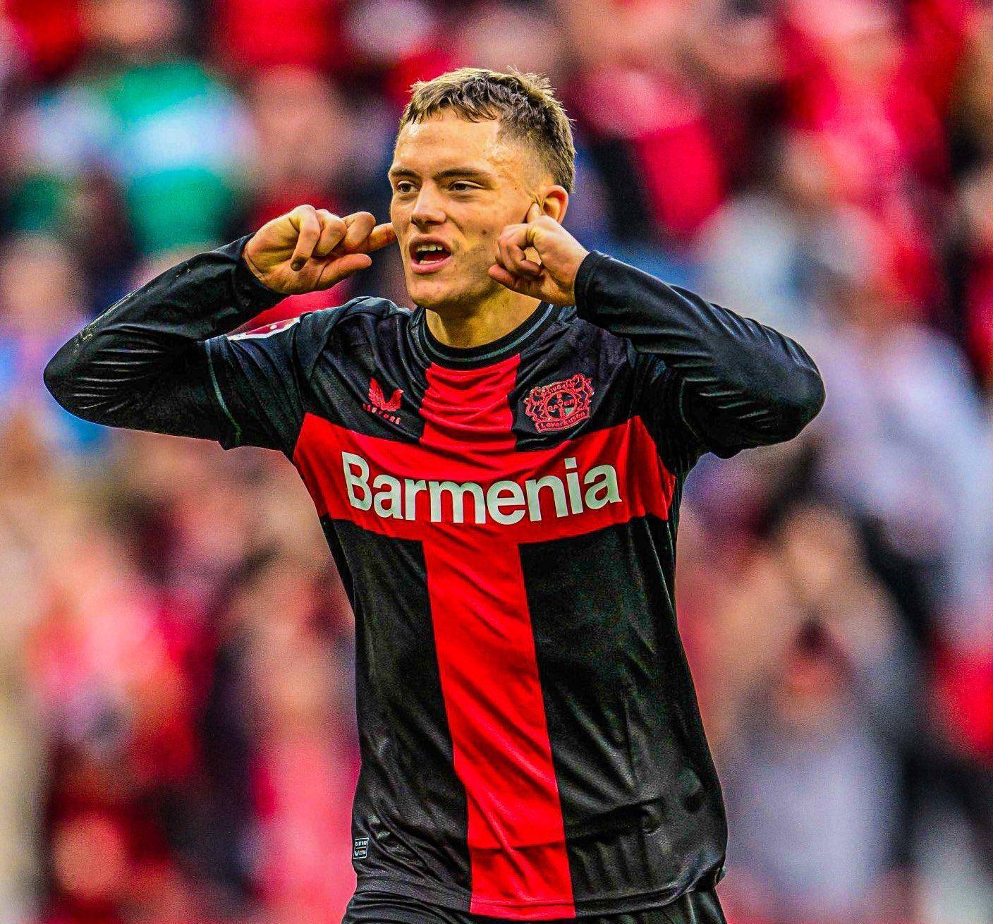 包含勒沃库森士气高涨，胜利在望的词条