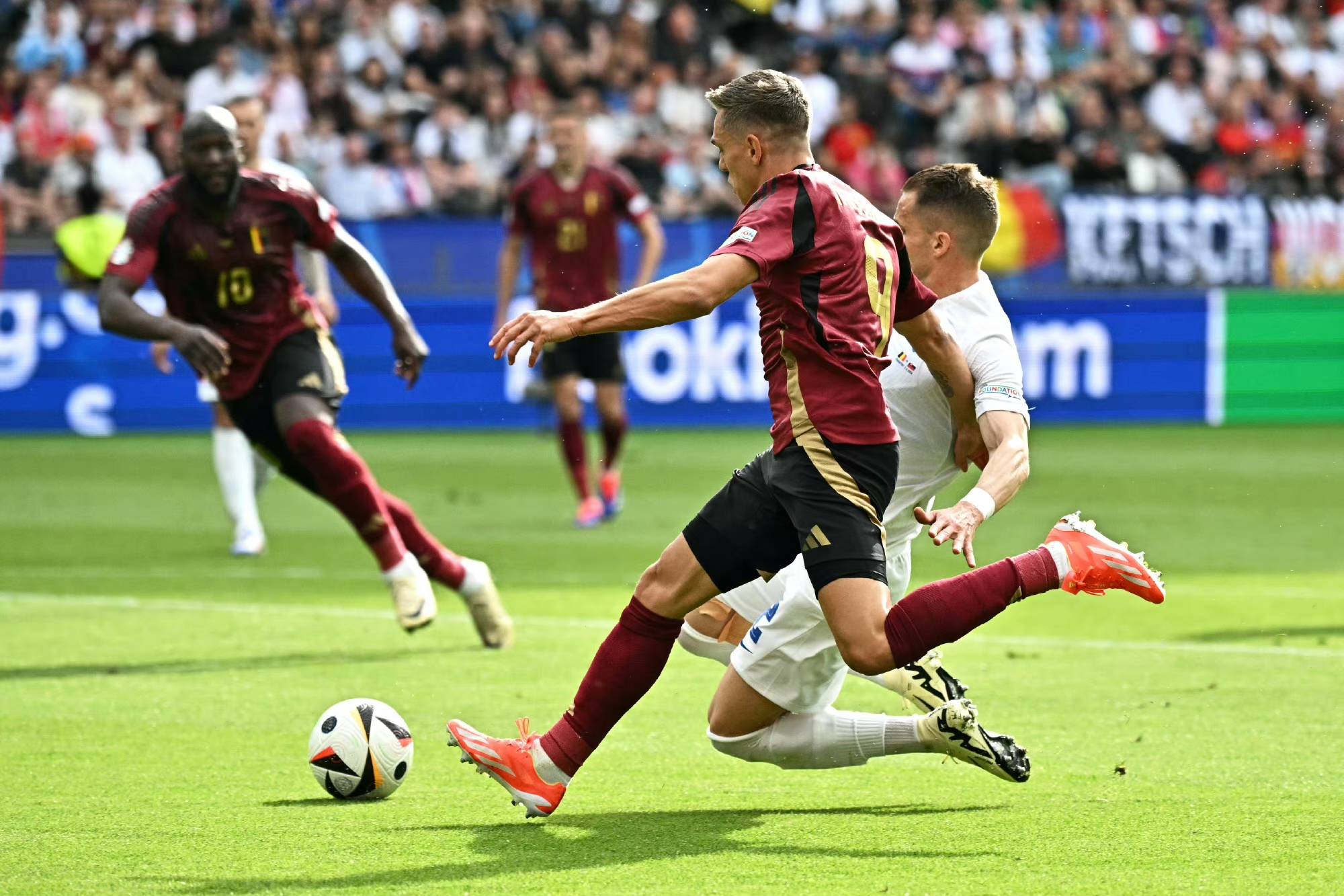 比利时战胜俄罗斯，晋级欧洲杯四强！