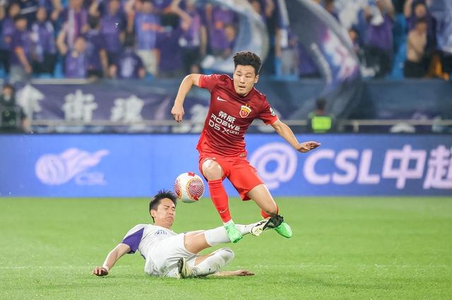 关于全新的赛季带来新的挑战，球员们备受考验的信息