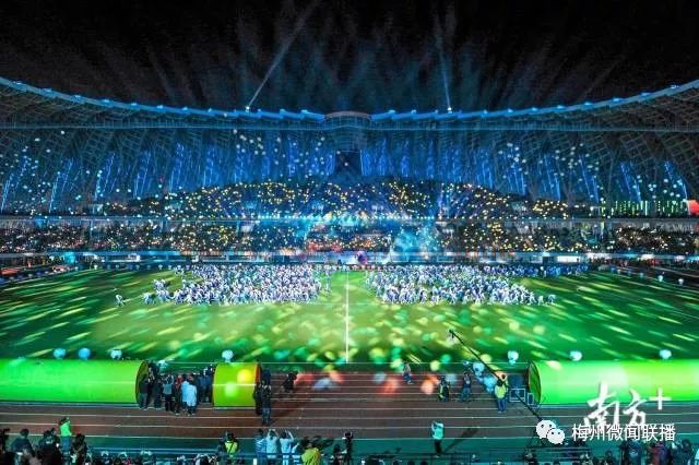 包含东亚足球盛事即将亲临,球队集结战场的词条 包含东亚足球盛事即将亲临,球队集结战场的词条