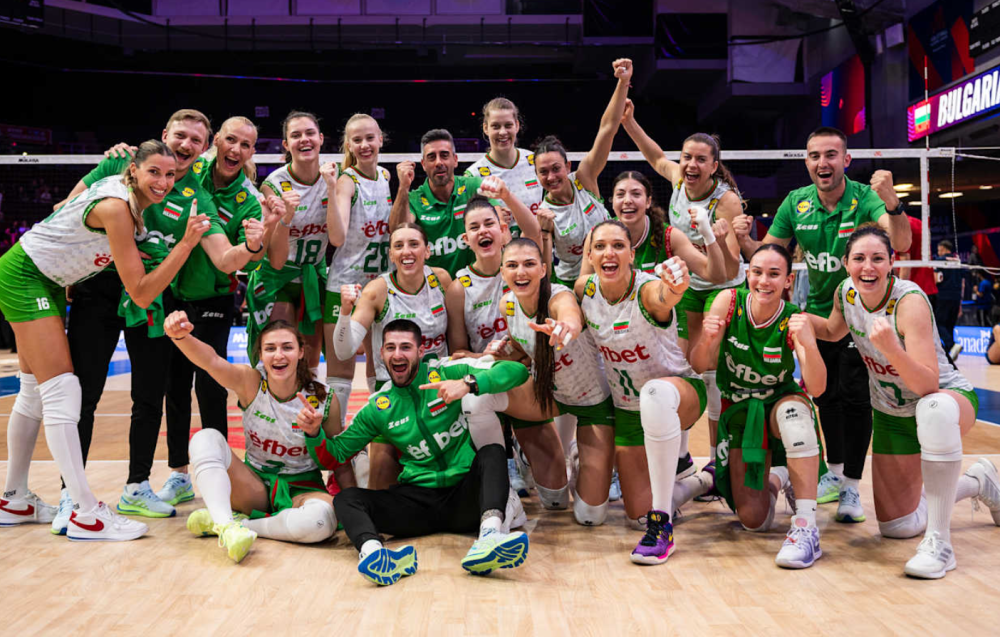 塞尔维亚排球队英勇作战,成功卫冕 塞尔维亚排球队英勇作战,成功卫冕