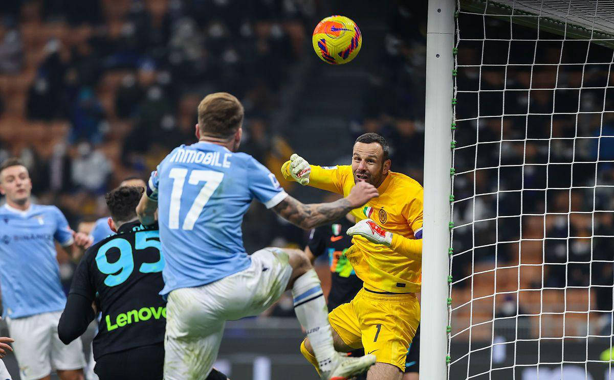 开云体育下载-拉齐奥主场逆转，欧冠席位稳固