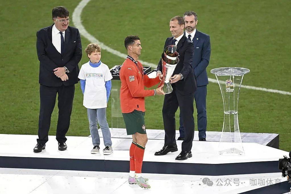 关于欧洲劲旅势不可挡积极夺取赛场奖杯的信息 关于欧洲劲旅势不可挡积极夺取赛场奖杯的信息