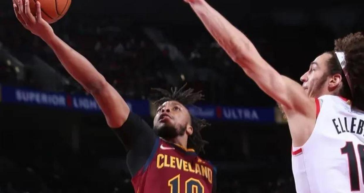 快船客场告捷绿军,开启总决赛之旅 快船客场告捷绿军,开启总决赛之旅