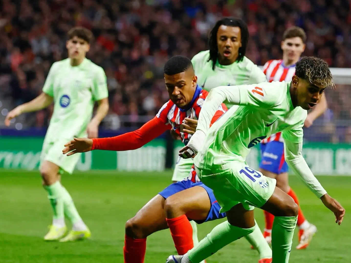 包含巴塞罗那取胜进一步领先,晋级在望的词条 包含巴塞罗那取胜进一步领先,晋级在望的词条