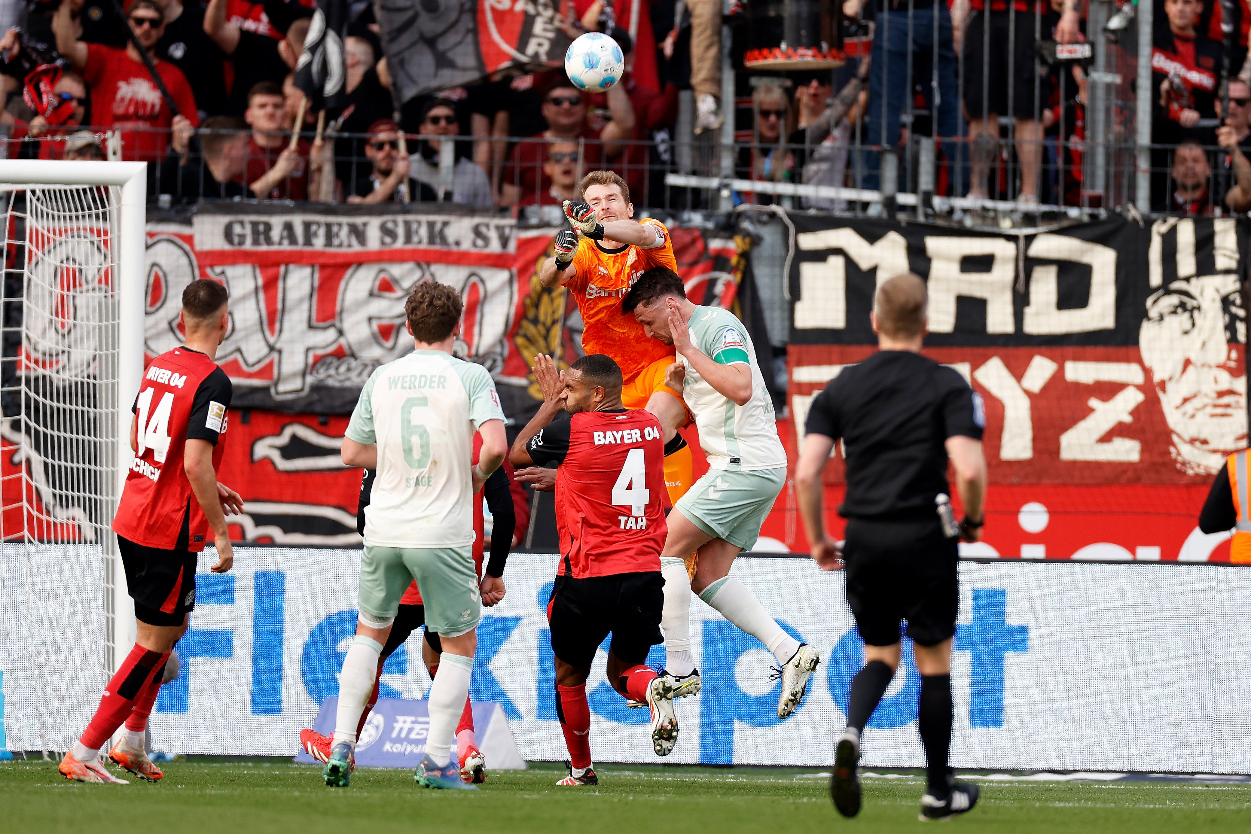 开云体育官方网站-包含沃尔夫斯堡不敌云达不来梅，保级征程艰难的词条