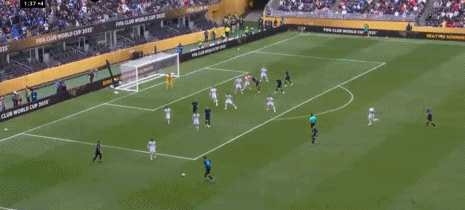 国际赛场上场面激烈,胜负难分 国际赛场上场面激烈,胜负难分