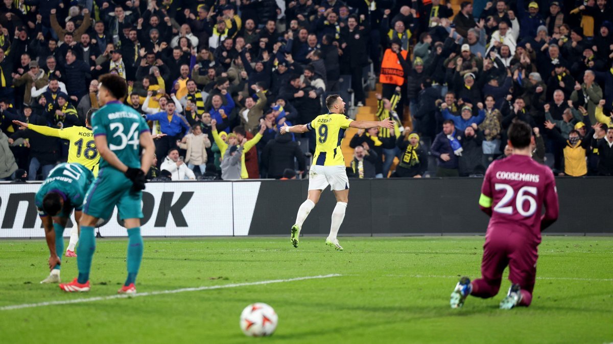 土耳其足球队痛失德国,欧洲预选赛晋级悬念的简单介绍 土耳其足球队痛失德国,欧洲预选赛晋级悬念的简单介绍