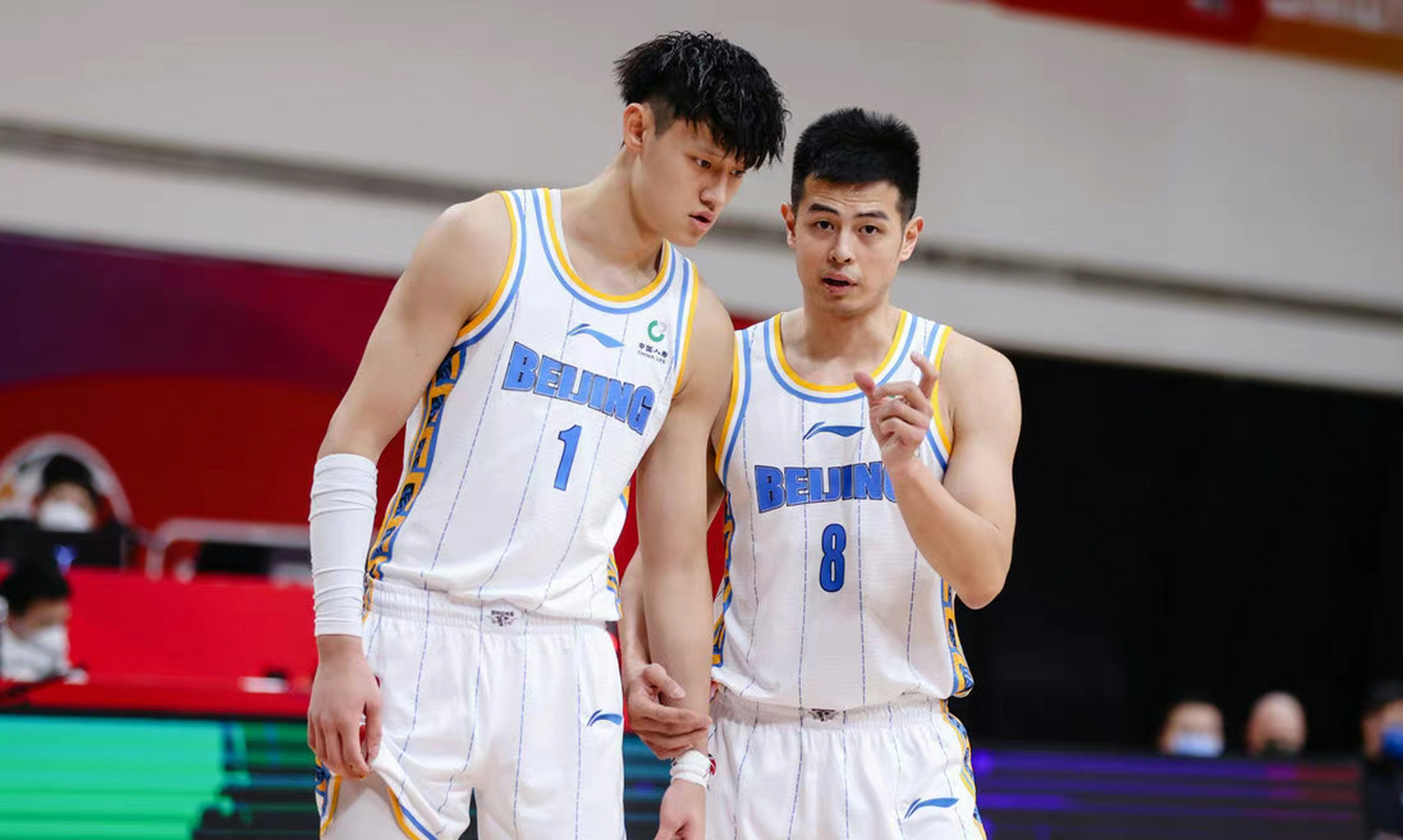 北京首钢击败湖北队,取得胜利 北京首钢击败湖北队,取得胜利