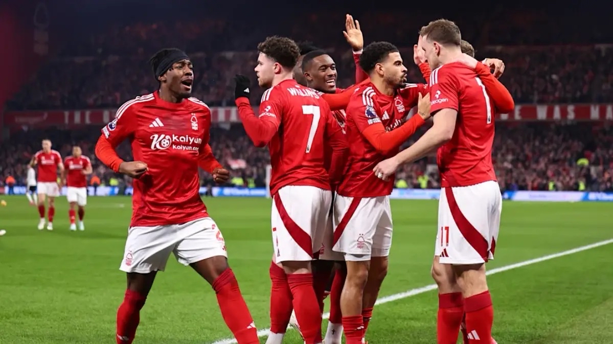 关于水晶宫战胜对手，保级压力有所减轻的信息