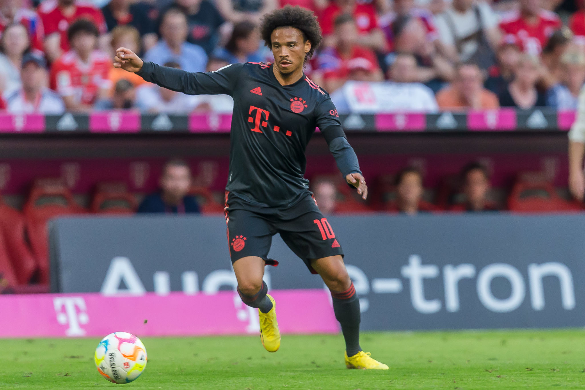 德甲焦点：拜仁慕尼黑艰难战胜多特蒙德，保持不败纪录的简单介绍