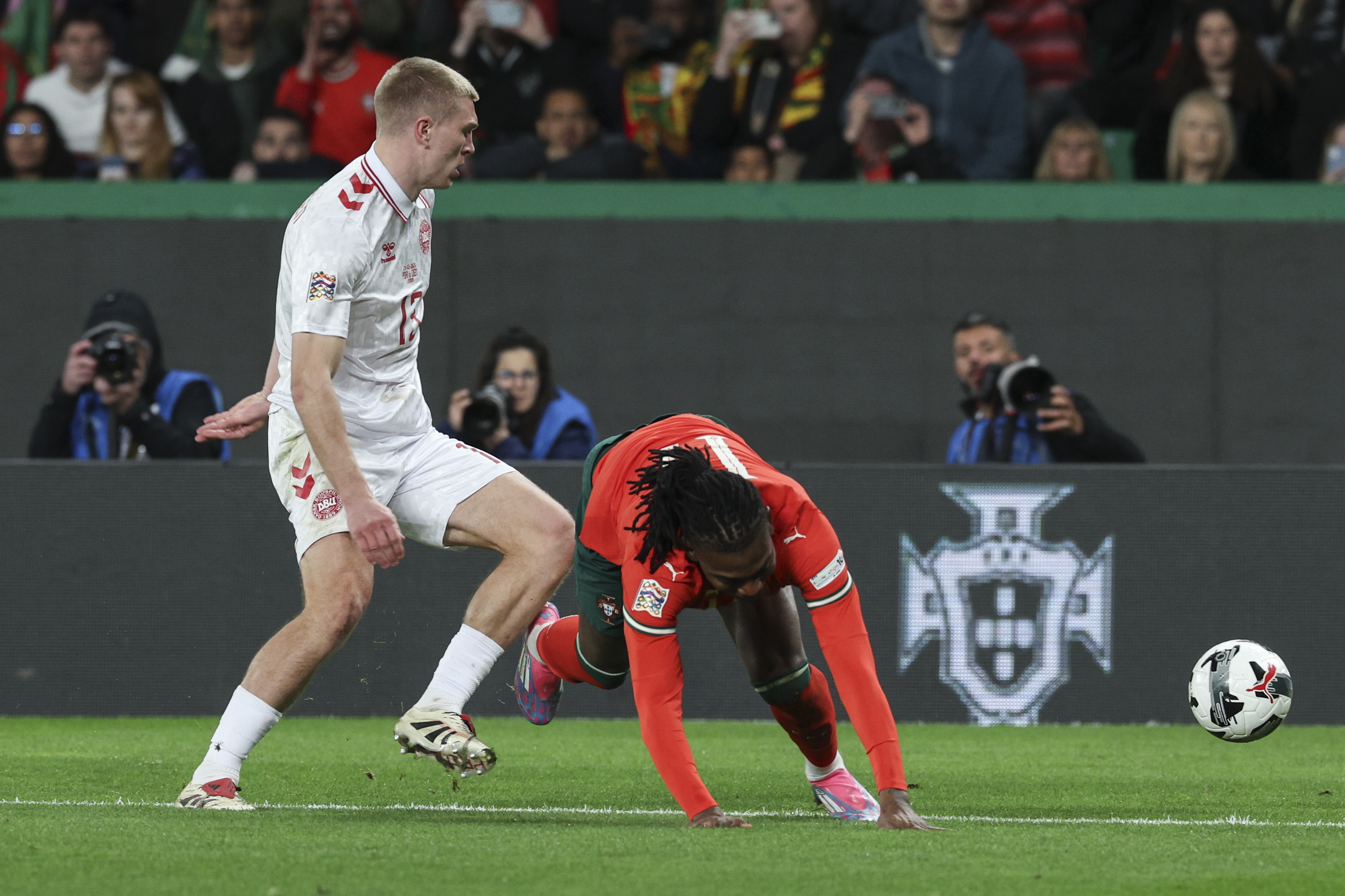 葡萄牙与法国战平,欧锦赛淘汰赛前景不明的简单介绍 葡萄牙与法国战平,欧锦赛淘汰赛前景不明的简单介绍