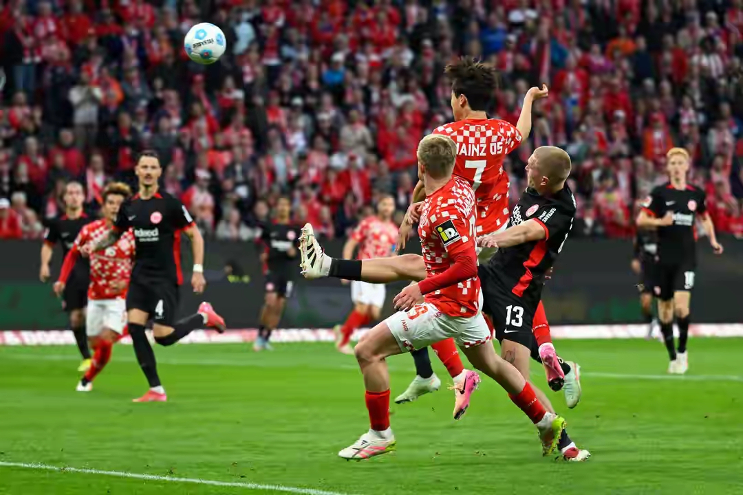 美因茨主场不敌对手,需要调整战术 美因茨主场不敌对手,需要调整战术