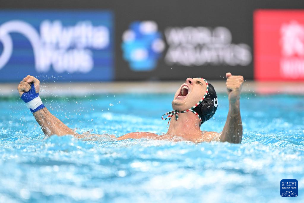 匈牙利选手在游泳项目中夺金 匈牙利选手在游泳项目中夺金