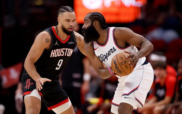 开云体育平台APP-勇士高歌猛进，走上夺冠之路