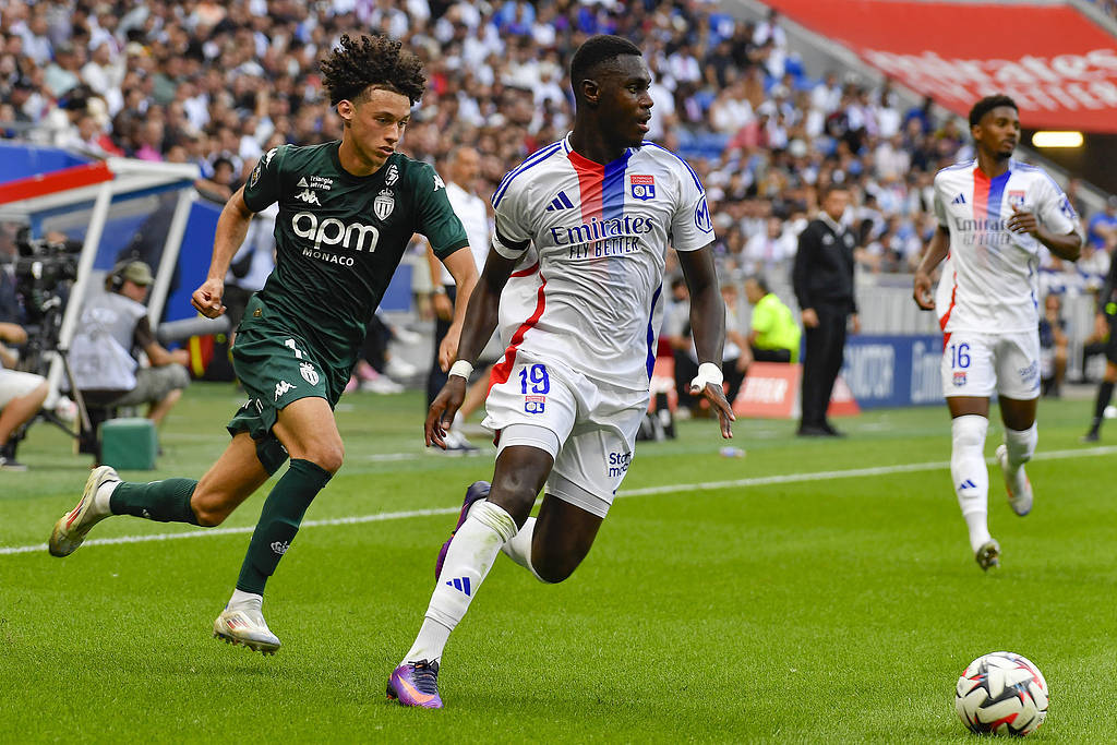 摩纳哥队合作默契,力争夺冠胜利 摩纳哥队合作默契,力争夺冠胜利