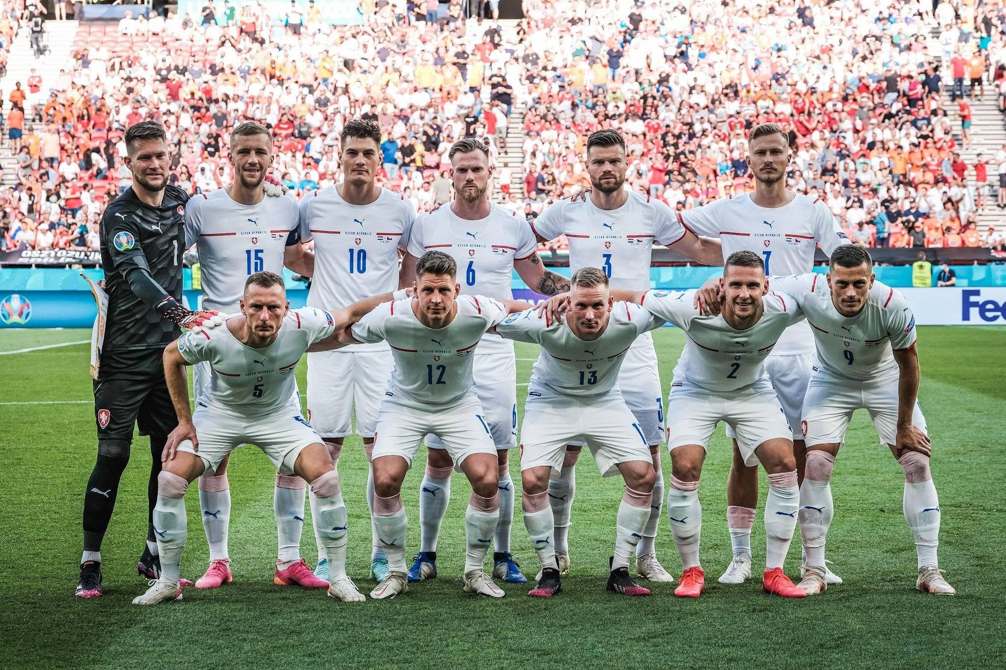 荷兰对阵东欧黑马，实力对比