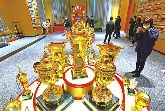 中国足球联赛转播权运营模式的创新探索