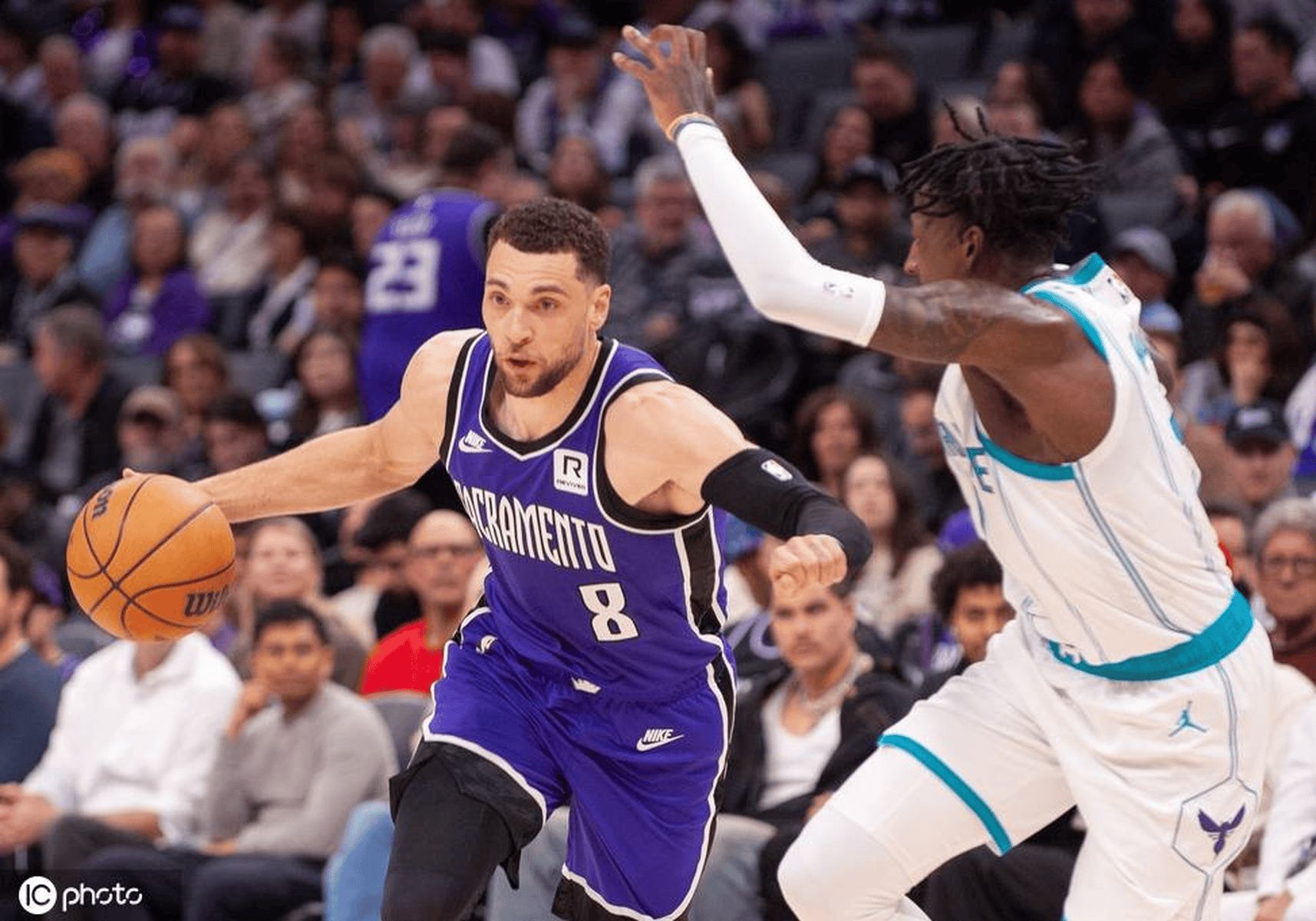 开云体育登录-爵士主场大胜黄蜂，迎来连胜