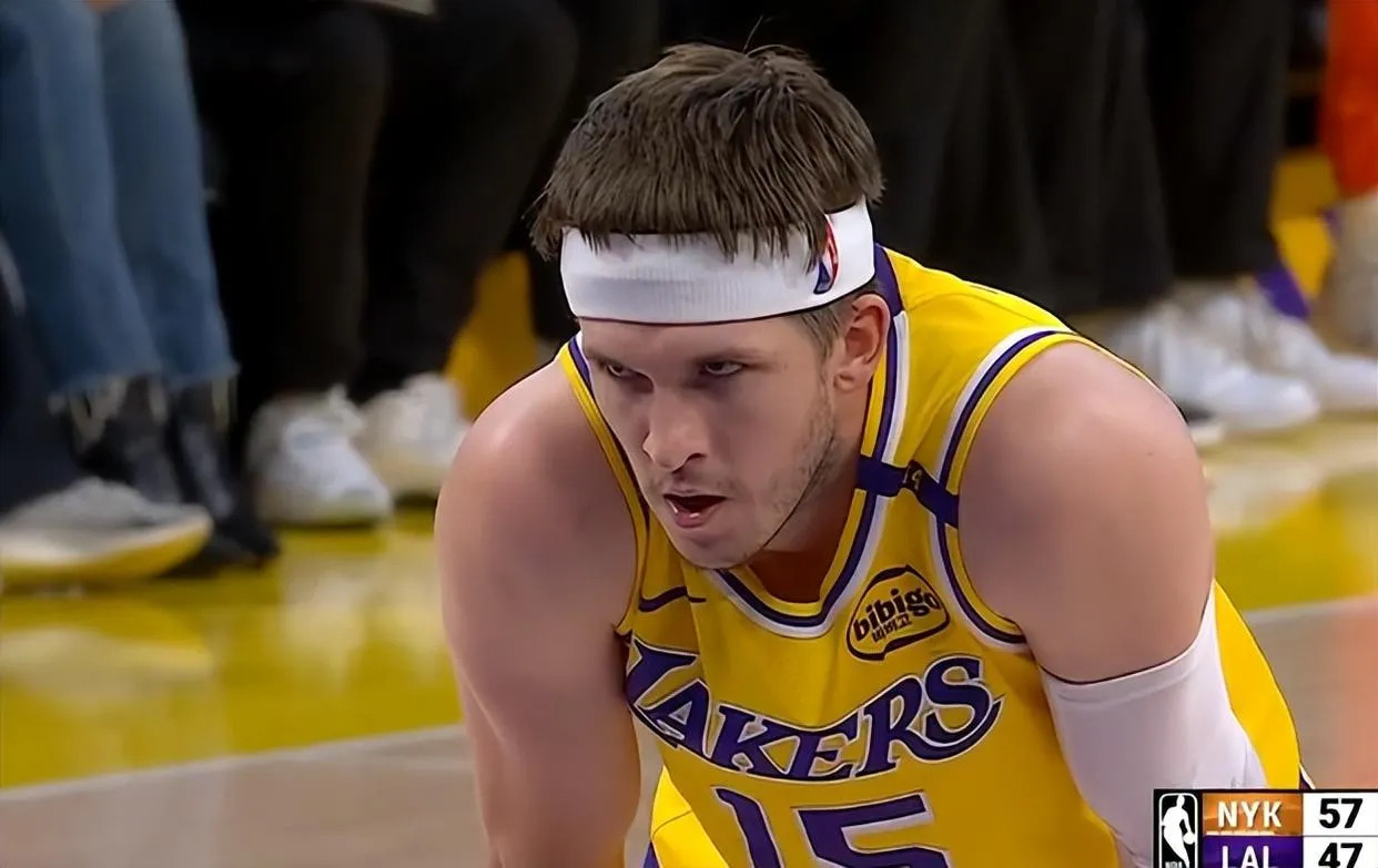 开云体育平台APP-湖人B队绝地反击76人，凯尔·库兹马高光表现的简单介绍