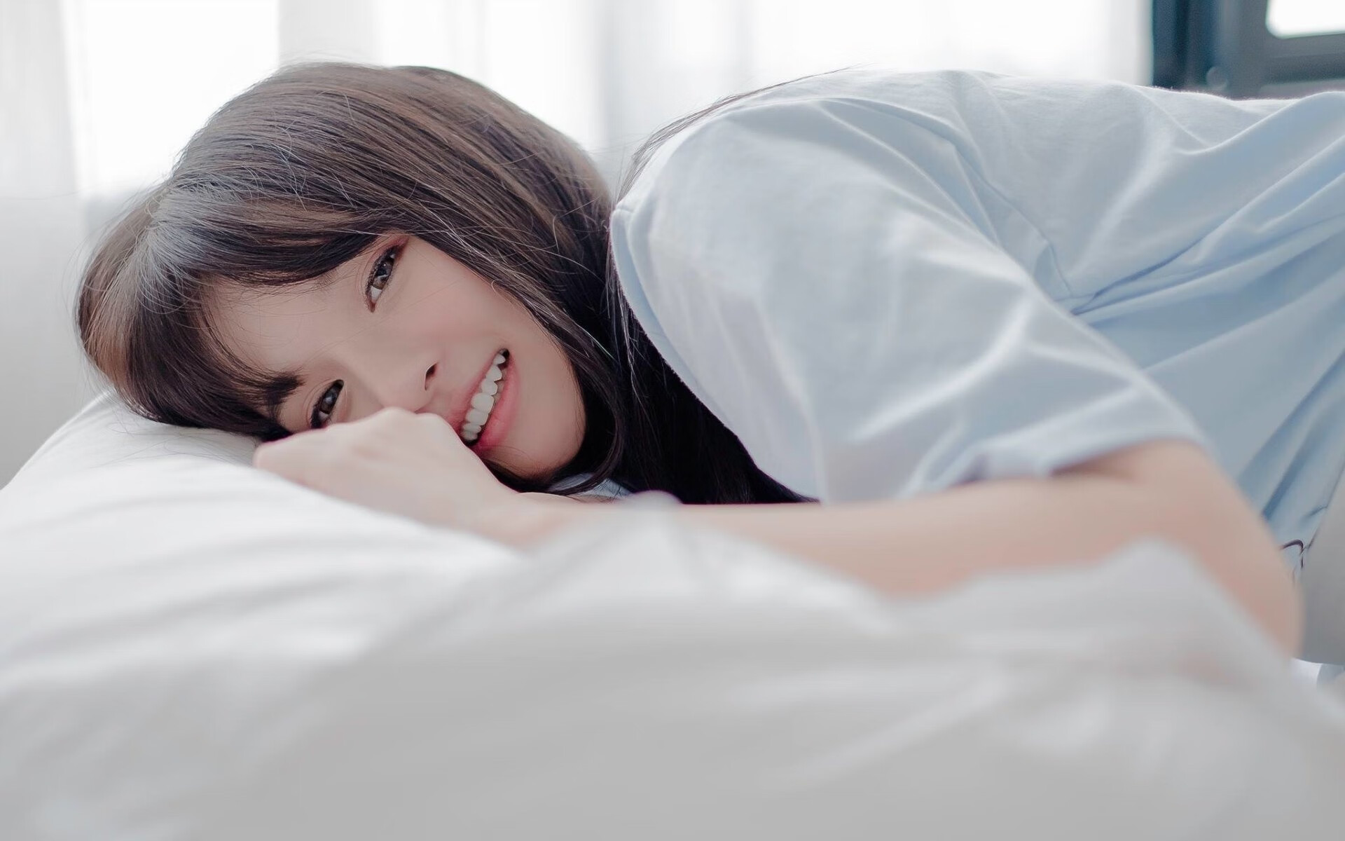 东方天才亮剑与东欧铁蹄碾压，足球世界的两幅面孔