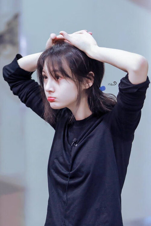 关键先生哈登独领风骚,上海队爆冷横扫NBA篮网