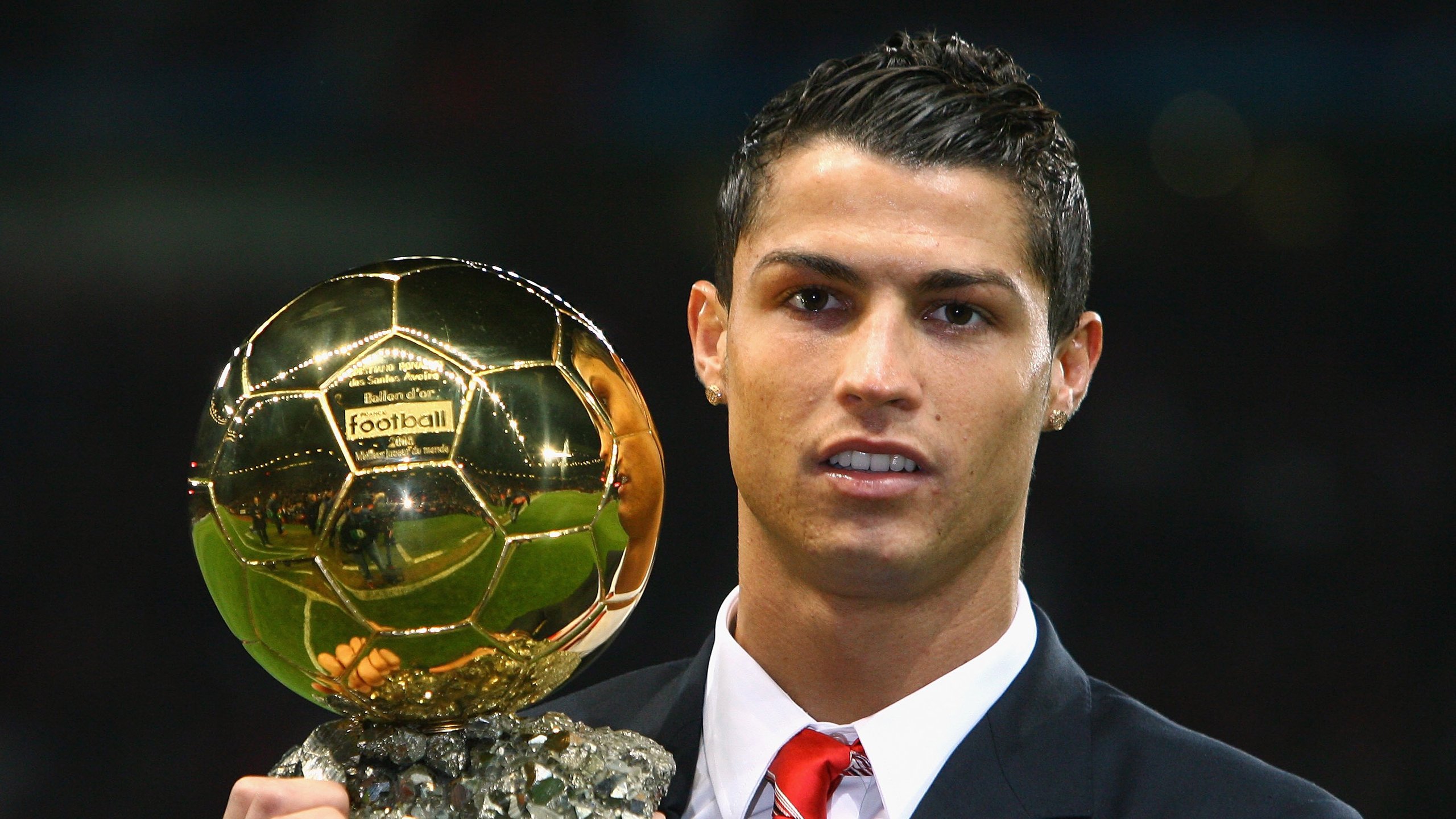 伊布与英格兰的传奇之夜,塞维利亚见证倒钩惊世