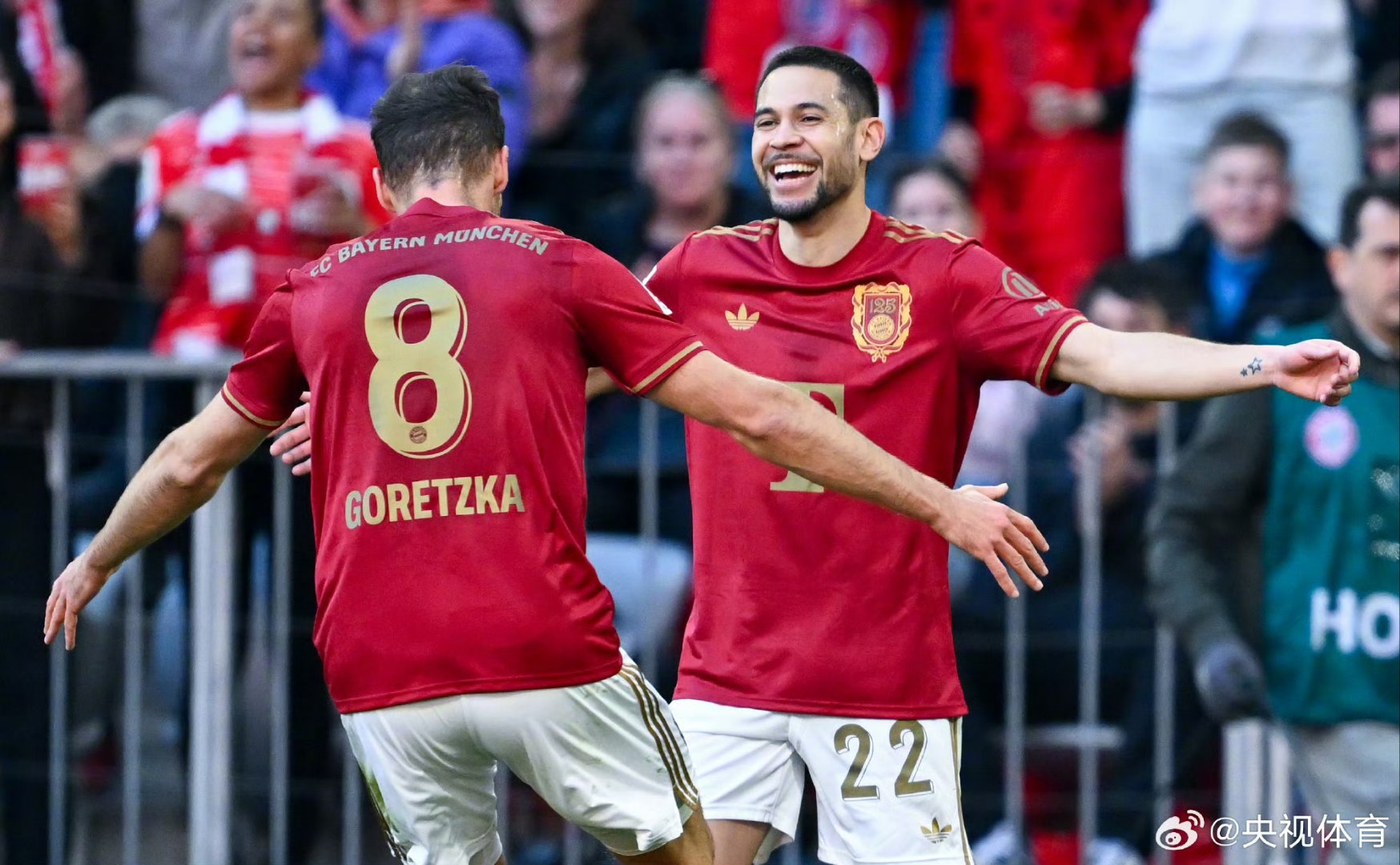 德甲争冠战焦点战，哥伦比亚完胜曼联